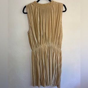 Aeryne velvet sleeveless pleated dress size medium